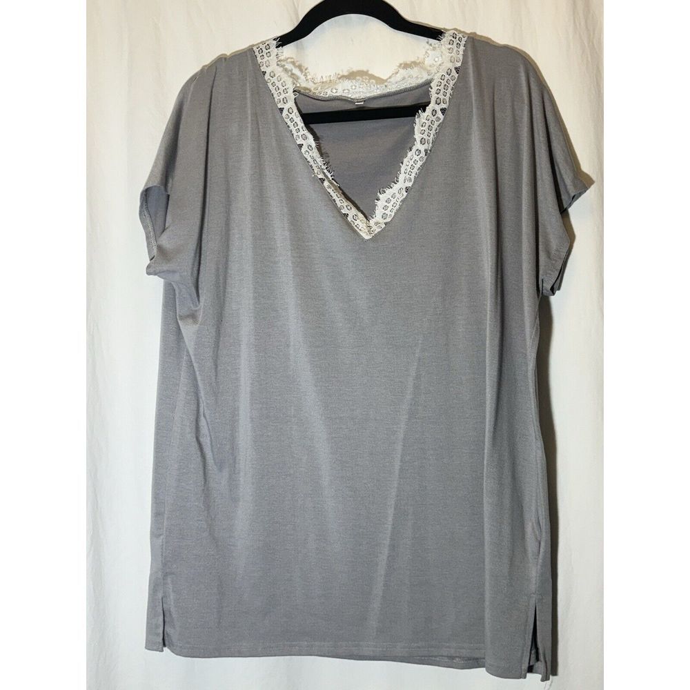 Unbranded V-Neck‎ T-Shirt With Lace Detail. Size Extra Large. AA26